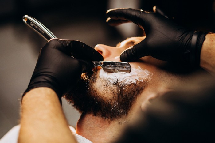 Sztuka męskiego golenia — tradycyjne vs nowoczesne techniki i narzędzia